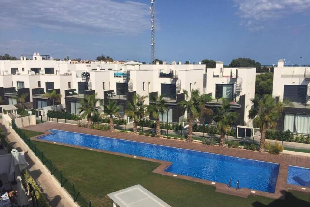 Fun Holiday Apartment Punta Prima Torrevieja Dış mekan fotoğraf
